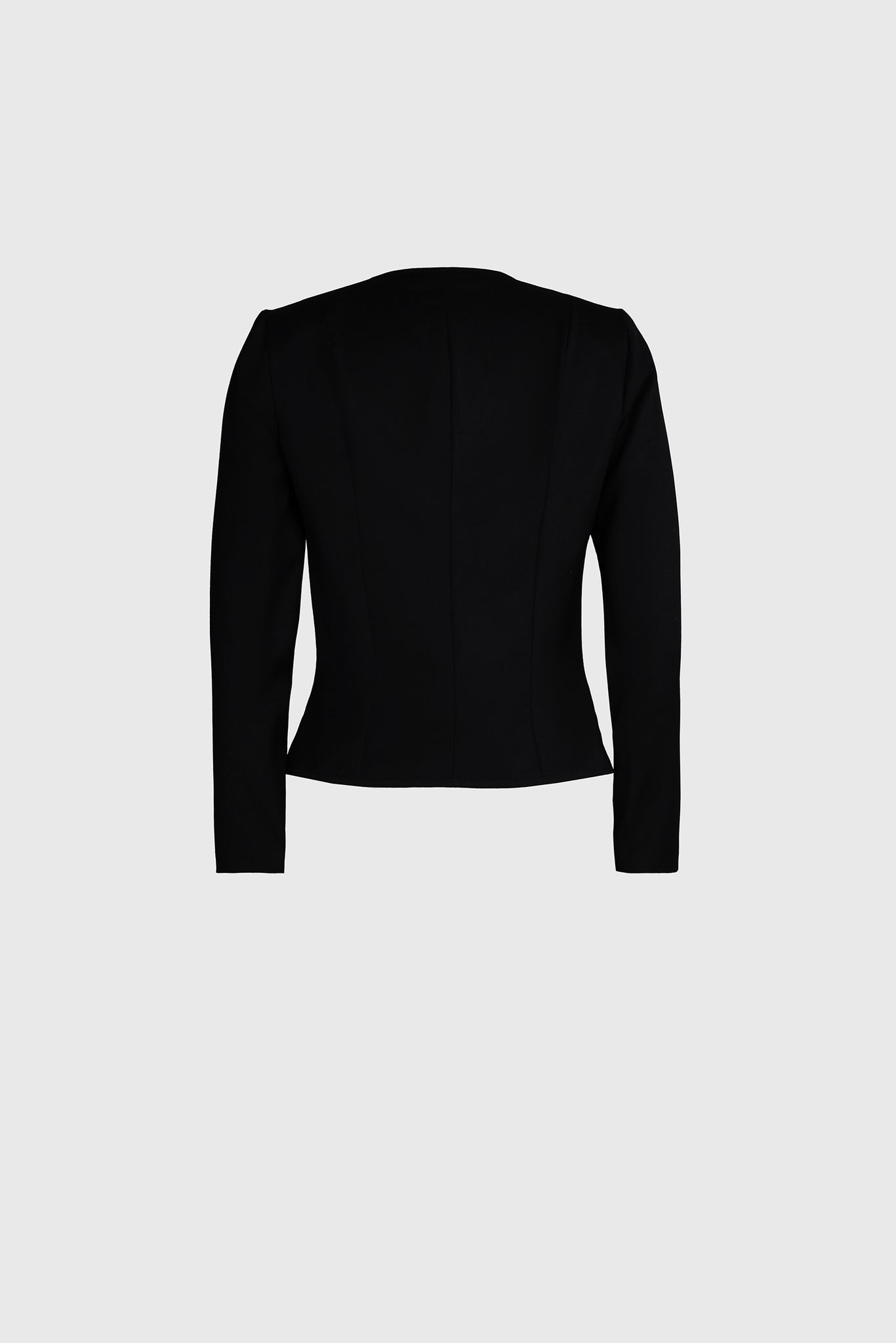 tailored bolero, fitted silhouette, created for women of business, lawyer, entrepreneur lifestyle, sustainable 100% natural textiles, Italian soft wool, cut for fit, rounded shoulders, curved long sleeves 
