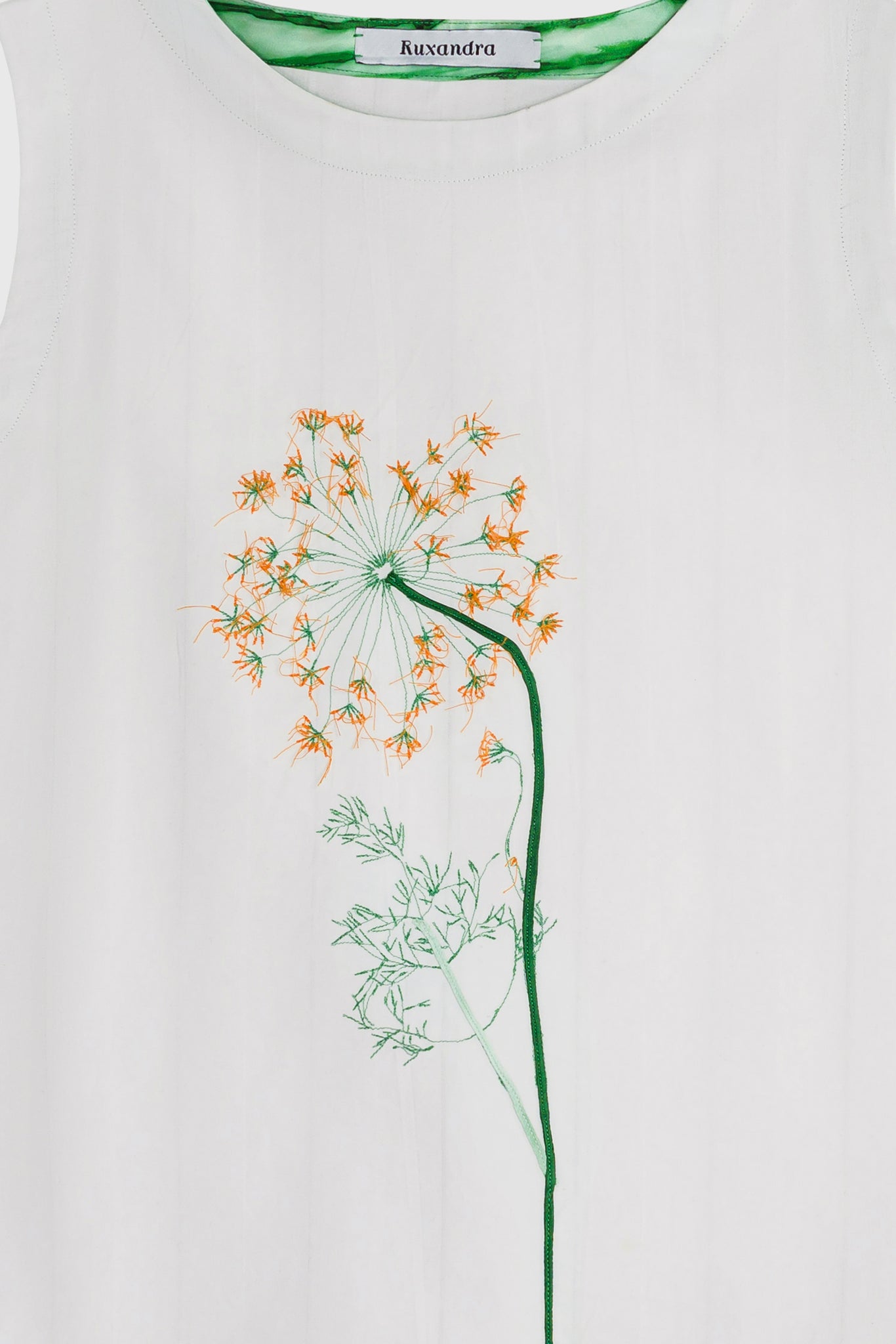 Sleeveless women's T-shirt, manual embroidery, dill flower on the front, green and orange thread, impressive and graphic, eye-catching, natural, breathable, for maternity, pure style, for playful and free spirits