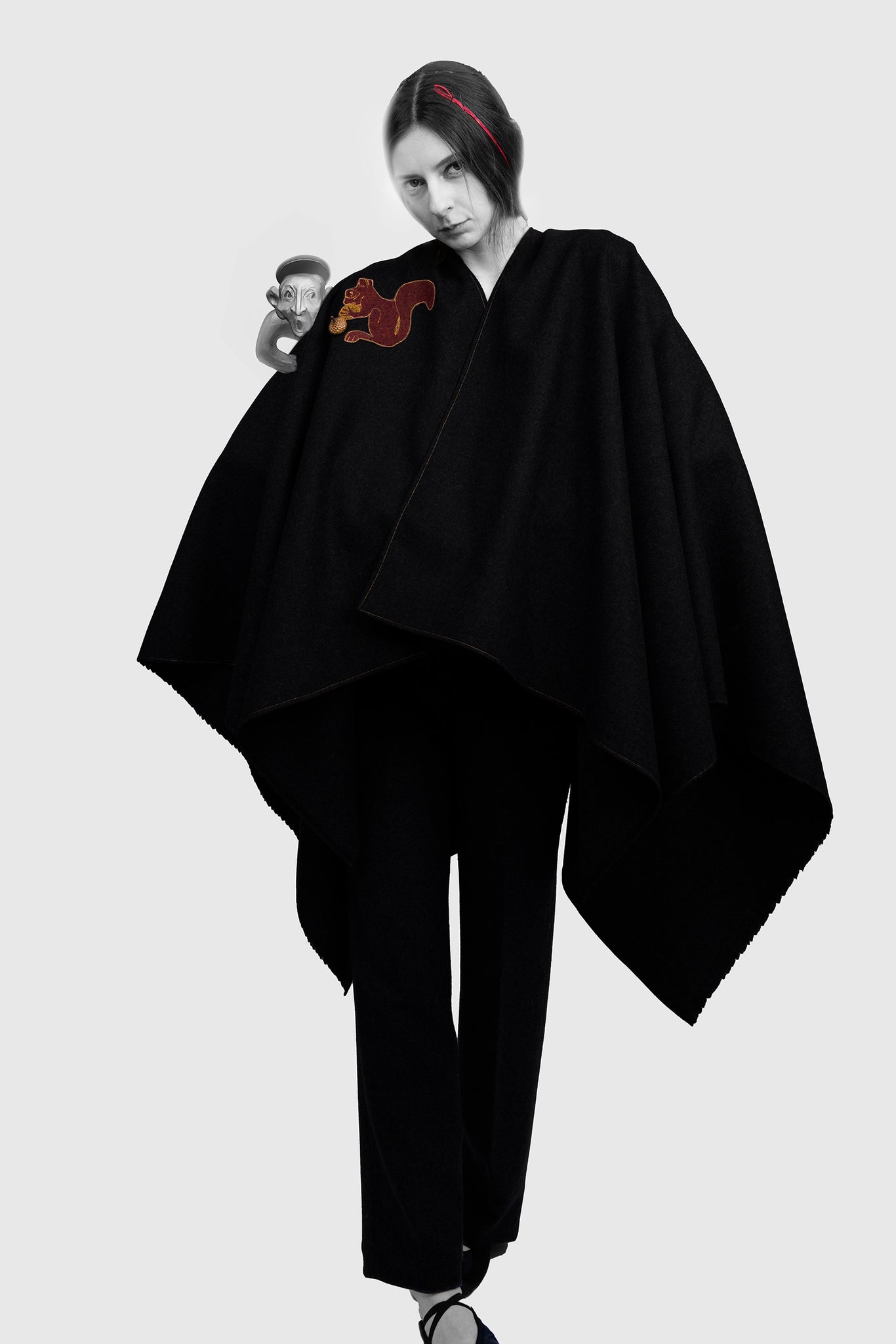 autumn winter cape, black virgin wool, great to style your outfit, keeping warm, soft wool